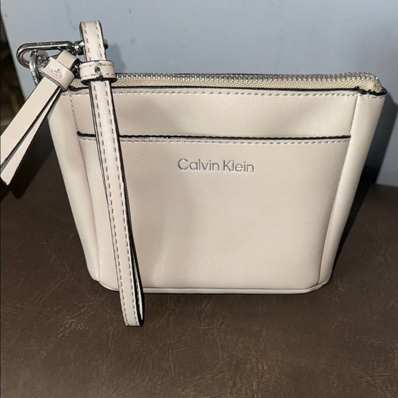 Calvin Klein| Clutch/Wristlet/Make up Bag​ - Picture 2 of 7
